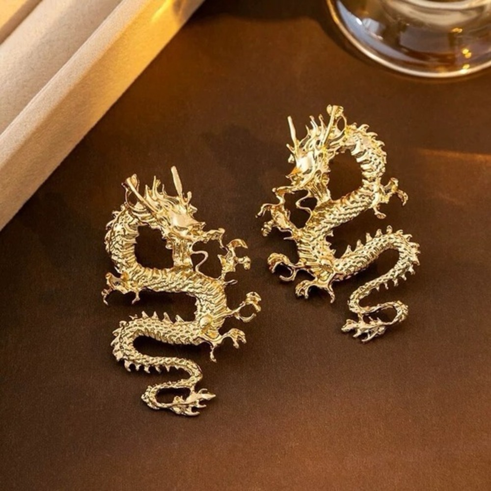 Dragon Statement Earrings Womens OS Gold Like New Mythical Celestial Studs‎